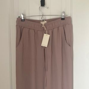 Medium, drawstring tapered mauve pant